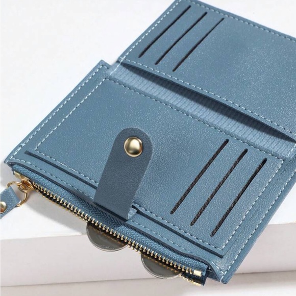 ⚠️Clearance Blue Zipper Wallet / Cardholder - Picture 3 of 4